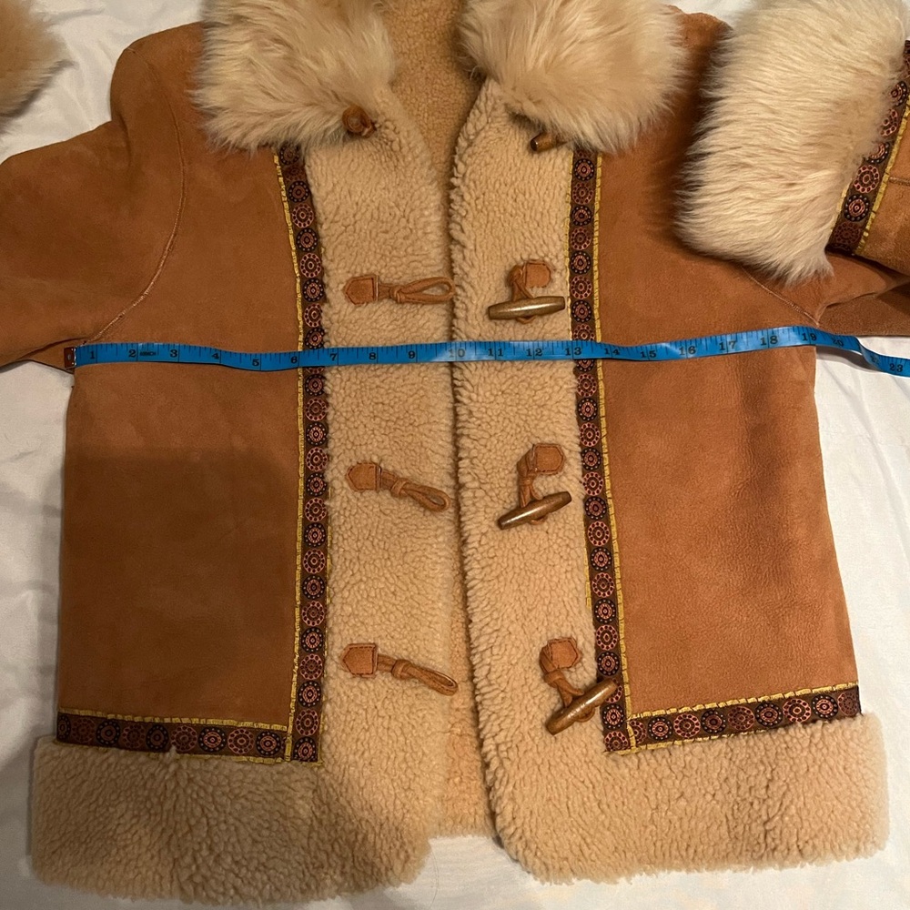 Musier Shearling Coat - Picture 10 of 12